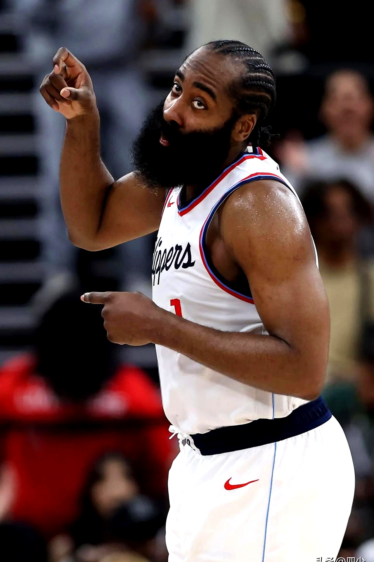 j9九游会官网 -哈登回归赛场，绝杀首场状态亮眼，IG观众沸腾！的简单介绍